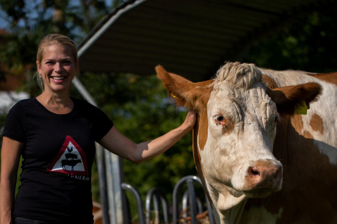 Andrea Siemoneit und Kuh